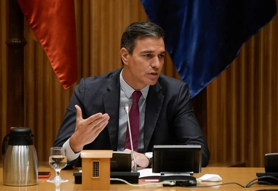 El secretario general del PSOE y presidente del Gobierno, Pedro S&aacute;nchez, interviene en la reuni&oacute;n interparlamentaria del Grupo Parlamentario Socialista en el Congreso de los Diputados, a 8 de septiembre de 2021, en Madrid (Espa&ntilde;a). 