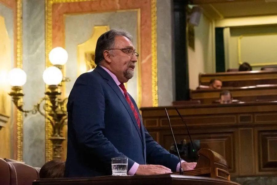 Archivo - El diputado de Foro Asturias, Isido Mart&iacute;nez Oblanca, interviene en el Pleno del Congreso