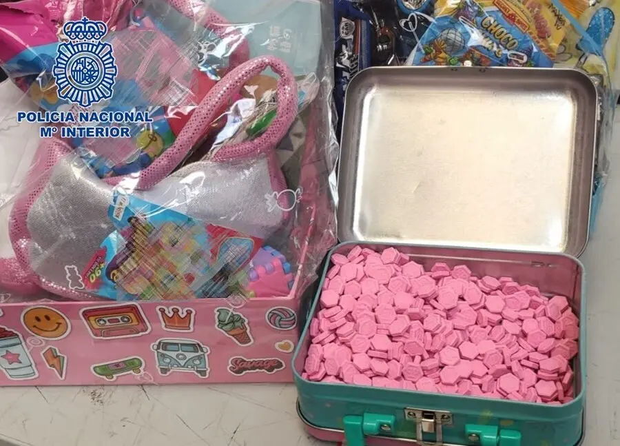 Desmantelada una red que ocultaba pastillas de &eacute;xtasis en juguetes y alimentos en una empresa de paqueter&iacute;a