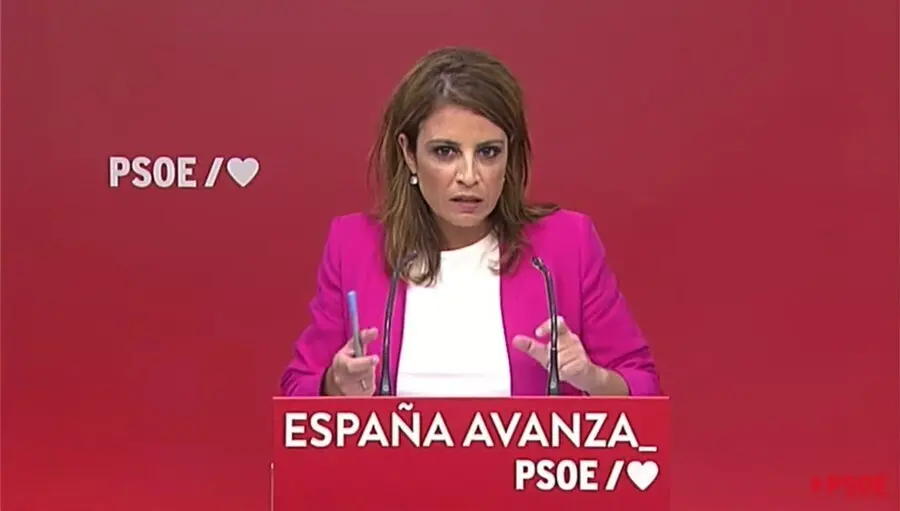 La vicesecretaria general del PSOE, Adriana Lastra, en la rueda de prensa posterior a la reuni&oacute;n con asociaciones LGTBI este lunes 13 de septiembre de 2021