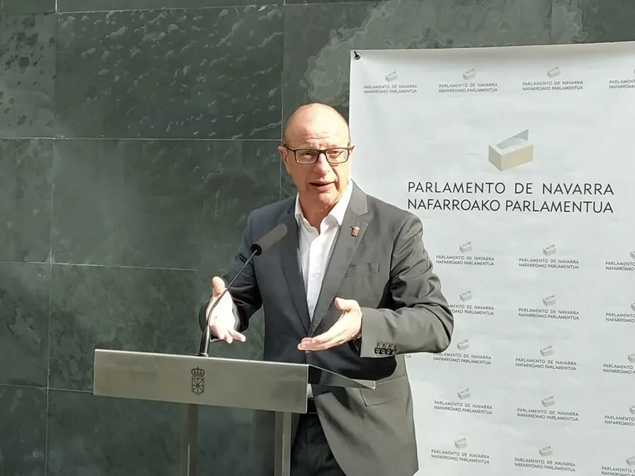 Archivo - Carlos Gimeno, consejero de Educaci&oacute;n del Gobierno de Navarra