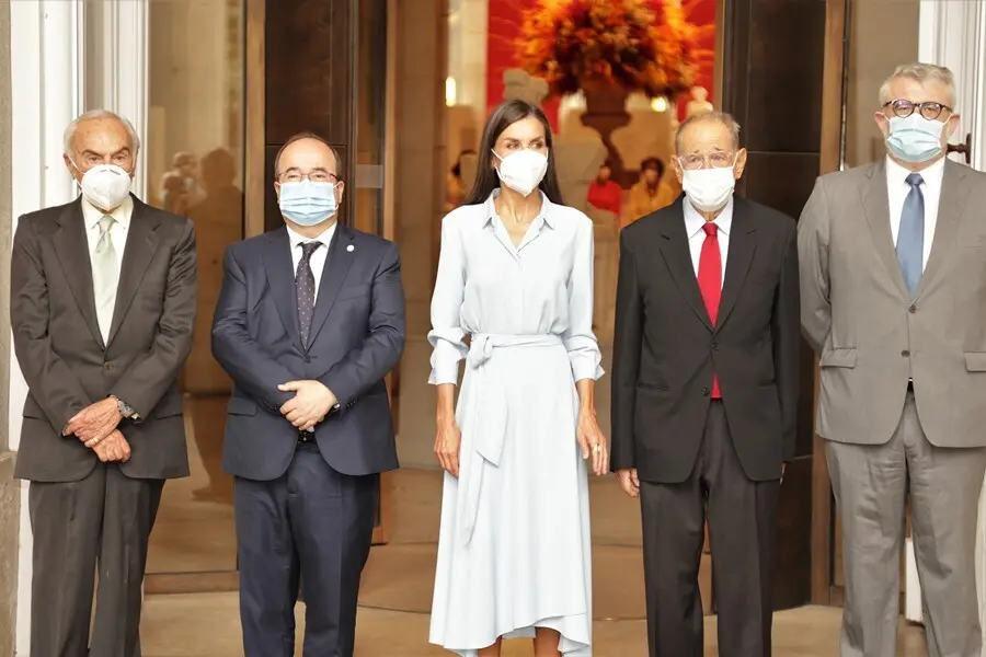 (I-D) Carlos Zurita, Miquel Iceta, la Reina Letizia, Javier Solana y Miguel Falomir Faus posan a su llegada a la inauguraci&oacute;n de la exposici&oacute;n "Cuarenta a&ntilde;os de amistad. Donaciones de la Fundaci&oacute;n Amigos del Museo del Prado" 