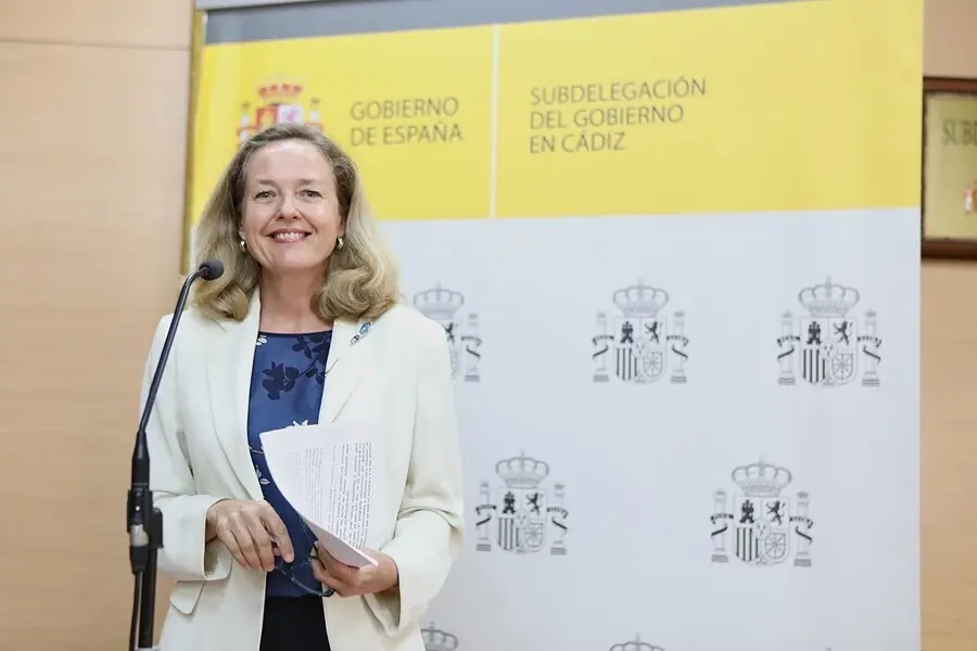 La vicepresidenta primera y ministra de Asuntos Econ&oacute;micos, Nadia Calvi&ntilde;o.