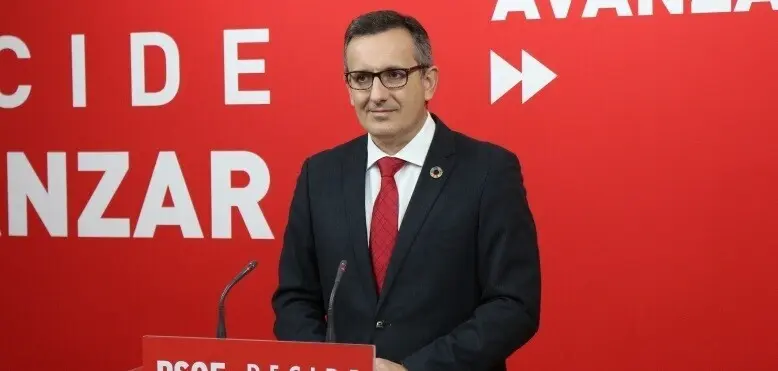 Archivo - El secretario general del PSRM-PSOE, Diego Conesa