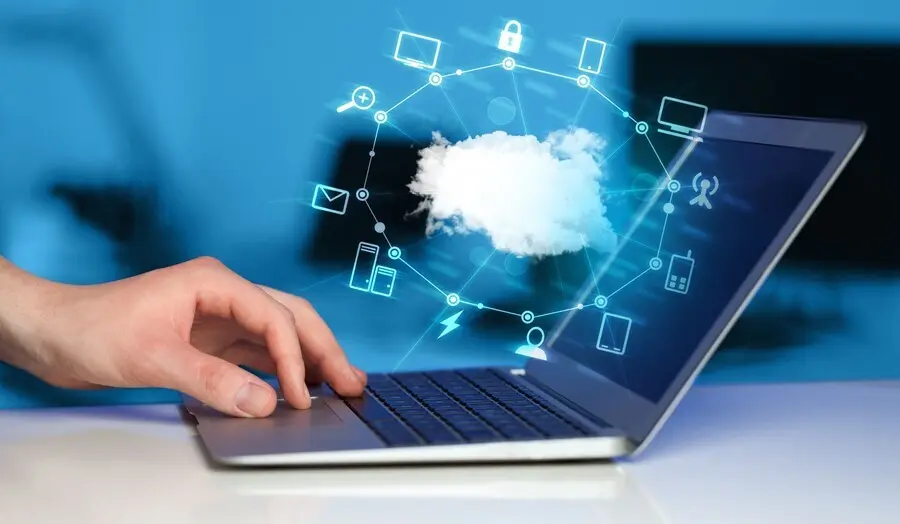 Archivo - Ordenador, PC, navegar, Internet, red, privacidad, protecci&oacute;n de datos