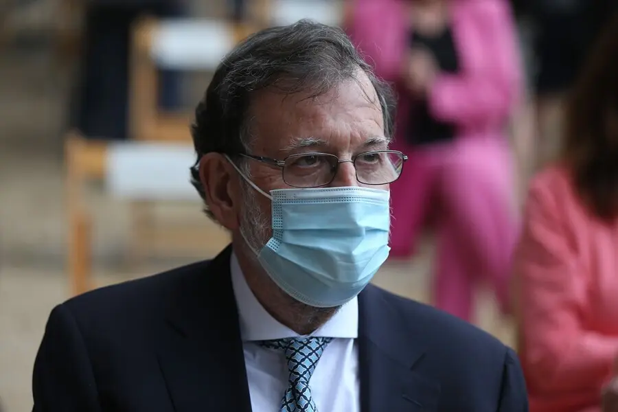 Archivo - El expresidente del Gobierno, Mariano Rajoy, durante la entrega del I Premio Rojana 'Alfredo P&eacute;rez Rubalcaba&rsquo;, a 21 de junio de 2021, en la Fundaci&oacute;n Felipe Gonz&aacute;lez, Madrid, (Espa&ntilde;a). 