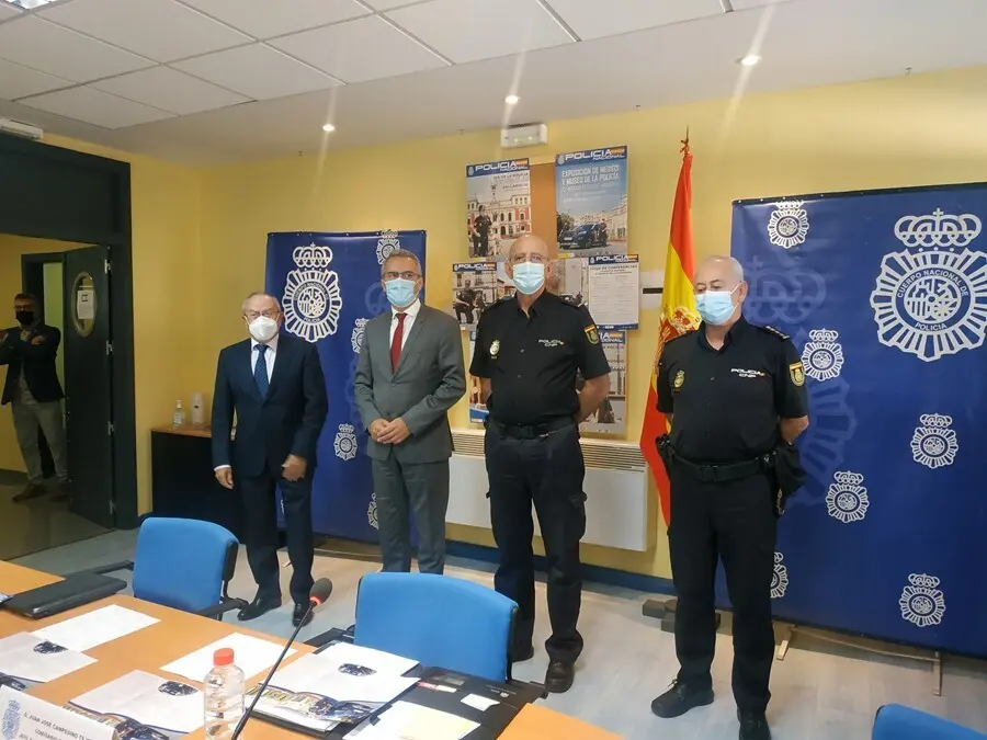Izquierdo acusa a Ma&ntilde;ueco de "hacerse trampas al solitario" cuando baja impuestos y reclama m&aacute;s dinero al Gobierno