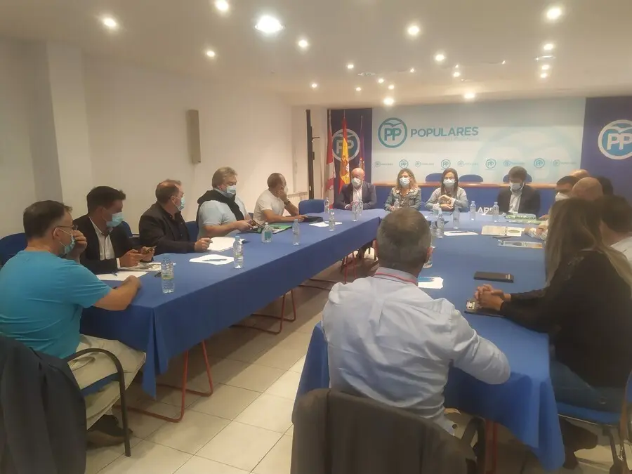 Imagen de la reuni&oacute;n del Partido Popular con los sindicatos de los Cuerpos y Fuerzas de Seguridad del Estado.