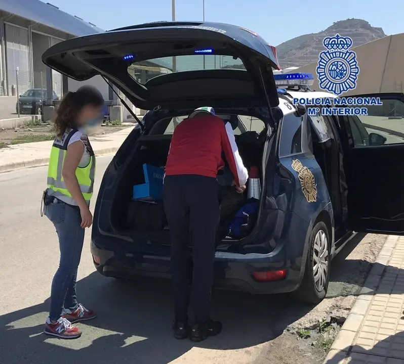 Polic&iacute;a Nacional detiene a cinco patrones de embarcaciones tipo patera que se intentaron ocultar entre las m&aacute;s de 200 personas llegadas a las costas murcianas