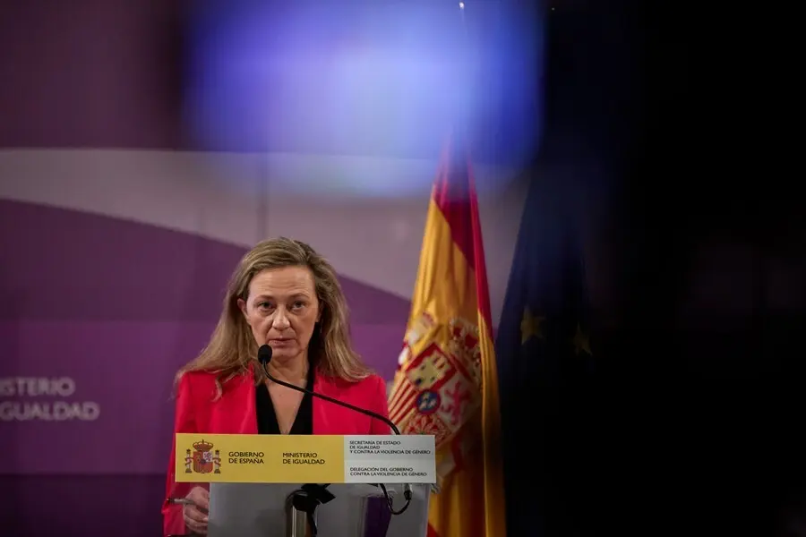 Archivo - La delegada del Gobierno contra la Violencia de G&eacute;nero, Victoria Rosell, durante una rueda de prensa para informar sobre los datos de llamadas recibidas al n&uacute;mero 016 registrados durante el mes de junio, en el Ministerio de Igualdad, a 7 de juli