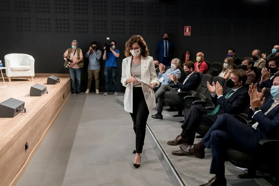 La presidenta de la Comunidad de Madrid, Isabel D&iacute;az Ayuso, en la inauguraci&oacute;n de la Jornada Nuevo-Nuevo Periodismo