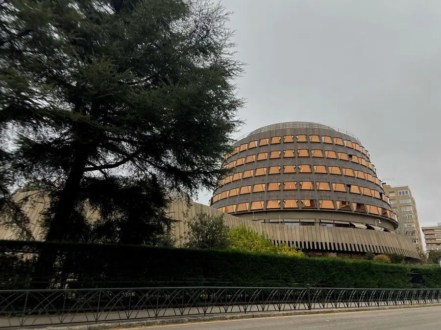 Archivo - Fachada del edificio del Tribunal Constitucional de Espa&ntilde;a.