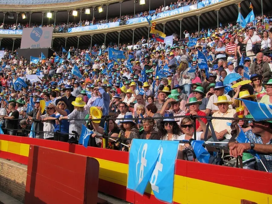 Archivo - Plaza de toros de Val&egrave;ncia durante un mitin del PP en 2011