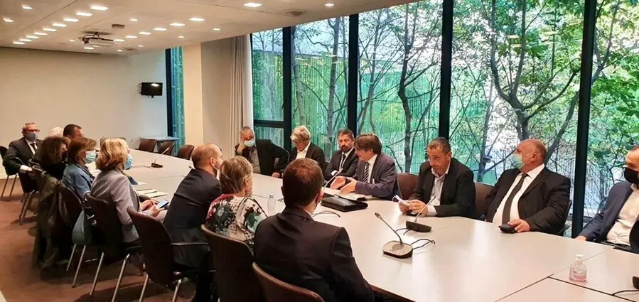 Reuni&oacute;n del expte. Carles Puigdemont con diputados y senadores en la Asamblea Nacional francesa