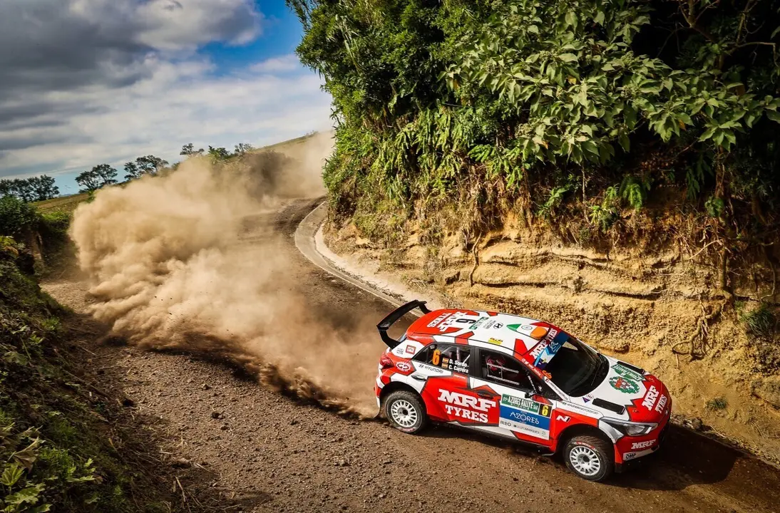 Sordo en el rallye de Azores.