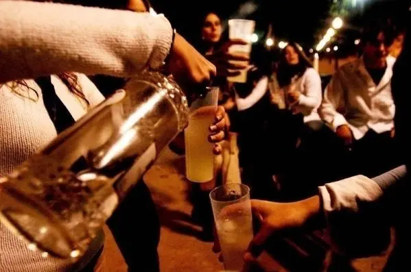 Archivo - Botell&oacute;n, recurso.