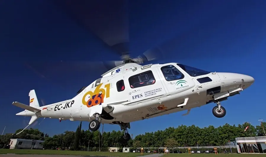 Archivo - Helic&oacute;ptero del 061 (archivo).