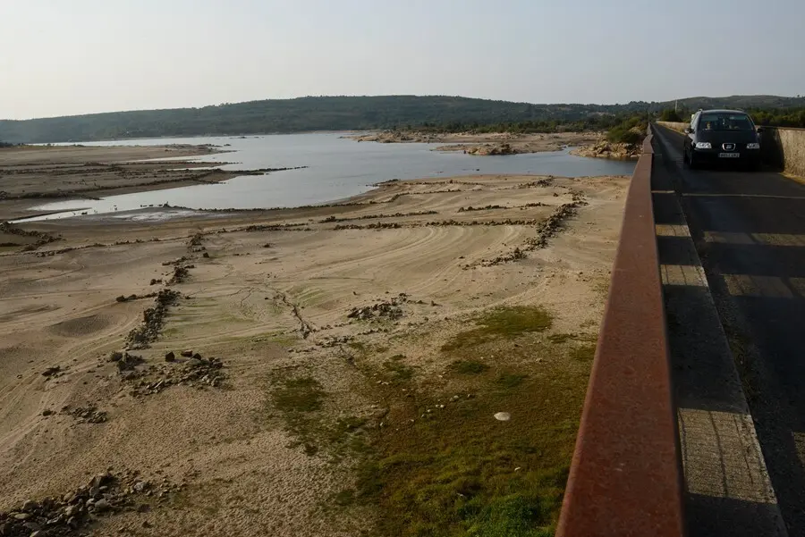 Vista general sobre el estado del embalse de Salas en la cuenca Mi&ntilde;o-Sil, a 24 de agosto de 2021, en Galicia, (Espa&ntilde;a). En Salas -en Ourense-, los informes de la Xunta de Galicia indican que su actual nivel de ocupaci&oacute;n es del 27,3%. En el caso de Portas 