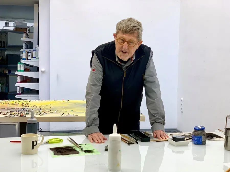 Archivo - El pintor Juan Genov&eacute;s