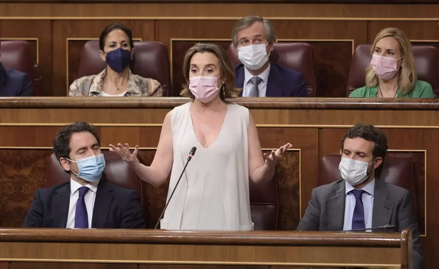 Archivo - La portavoz del PP en el Congreso de los Diputados, Cuca Gamarra, interviene en una sesi&oacute;n de control al Gobierno en el Congreso 