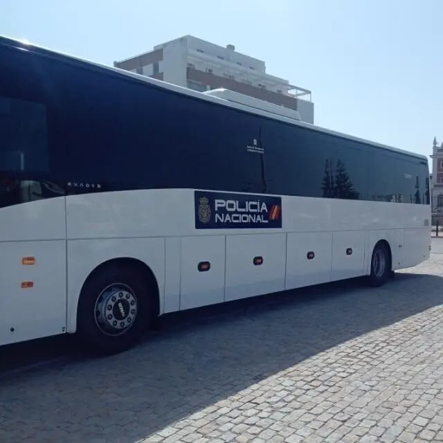 Autob&uacute;s de la Polic&iacute;a Nacional en imagen de archivo.