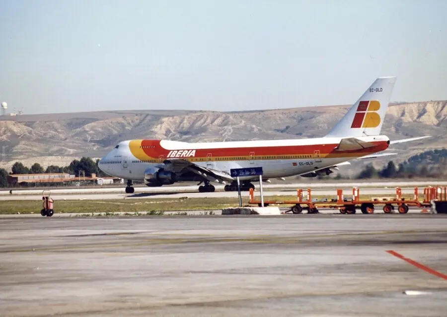 Un avi&oacute;n de la compa&ntilde;&iacute;a Iberia