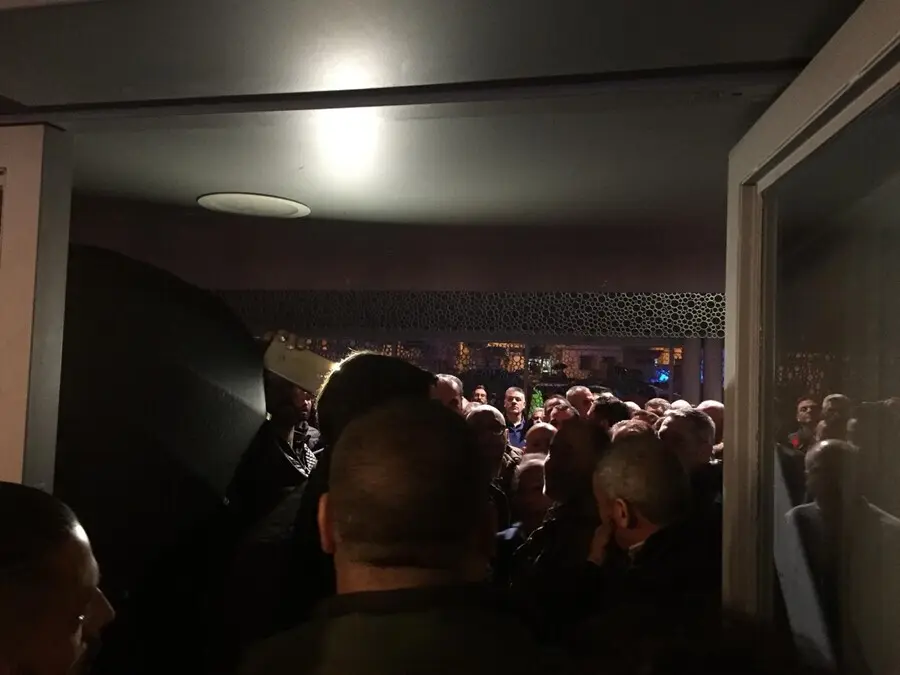 Archivo - Imagen de archivo de un momento del tumulto acontecido en el teatro de San Juan la noche de los hechos