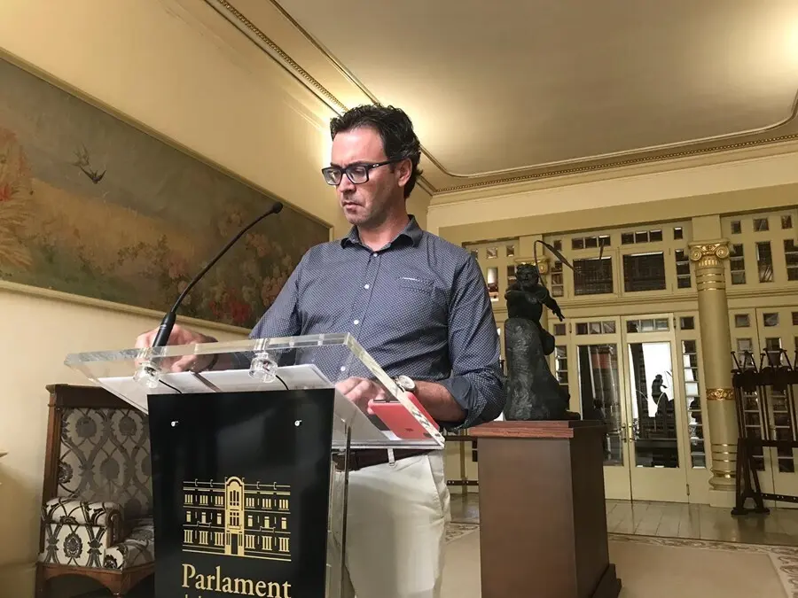 Archivo - El portavoz del PP, Toni Costa, en el Parlament.