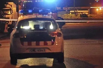 Un coche de los Mossos d'Esquadra, de madrugada.Robin TownsendEFE