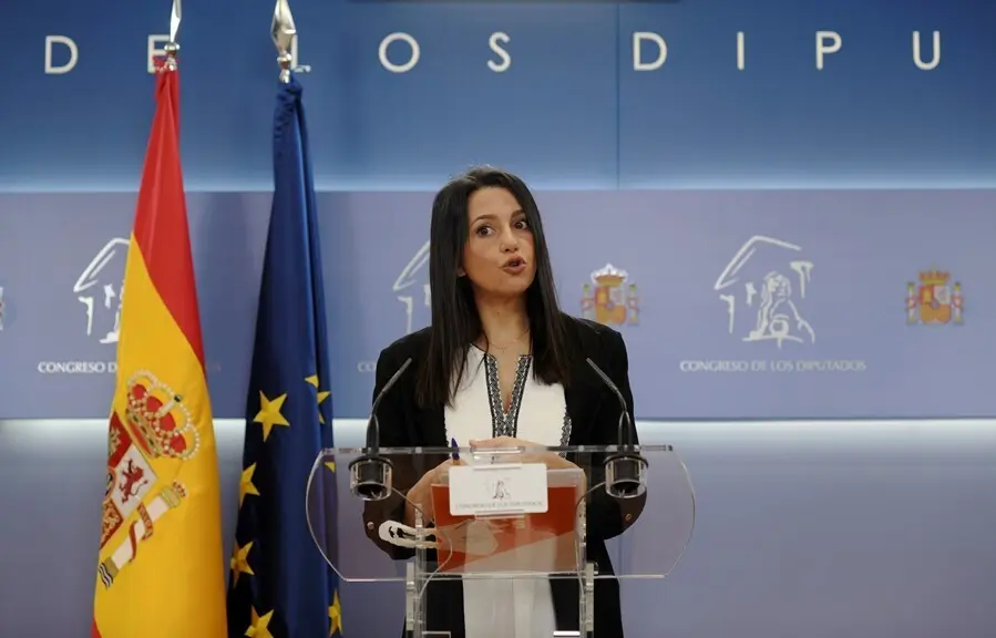 La l&iacute;der de Cs, In&eacute;s Arrimadas, comparece en una rueda de prensa en el Congreso de los Diputados, a 16 de septiembre de 2021, en Madrid, (Espa&ntilde;a).