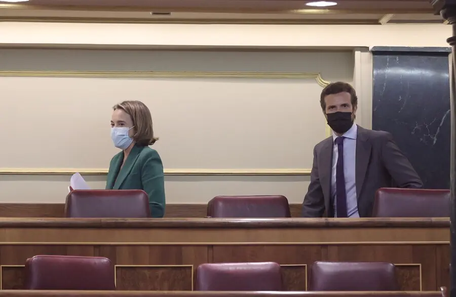 La portavoz del PP en el Congreso, Cuca Gamarra, y el l&iacute;der del PP, Pablo Casado, a su llegada a una sesi&oacute;n de control al Gobierno en el Congreso de los Diputados, a 15 de septiembre de 2021, en Madrid, (Espa&ntilde;a). En esta sesi&oacute;n, la primera del nuevo curso