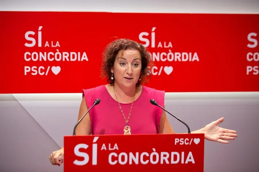 La portavoz del PSC en el Parlament, Al&iacute;cia Romero, en rueda de prensa.