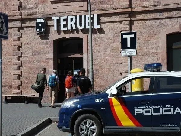Coche de Polic&iacute;a Nacional en Teruel.