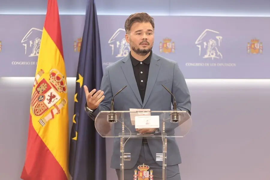 El portavoz parlamentario de la ERC, Gabriel Rufi&aacute;n, ofrece una rueda anterior a la celebraci&oacute;n de la Junta de Portavoces 