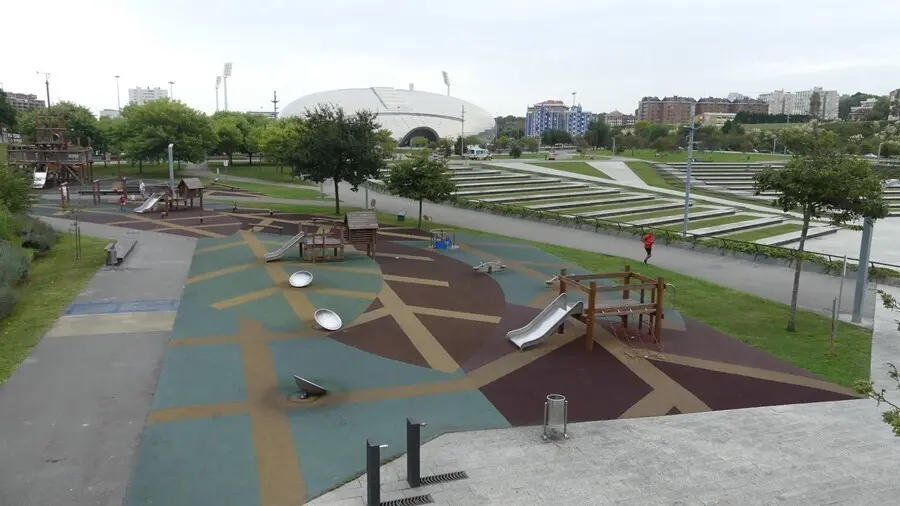 Zona infantil del parque de Las Llamas