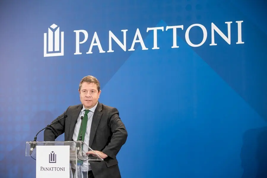 El presidente de Castilla-La Mancha, Emiliano Garc&iacute;a-Page, inaugura en Torija (Guadalajara), el nuevo centro log&iacute;stico &acute;Panattoni Park Torija I&acute;.