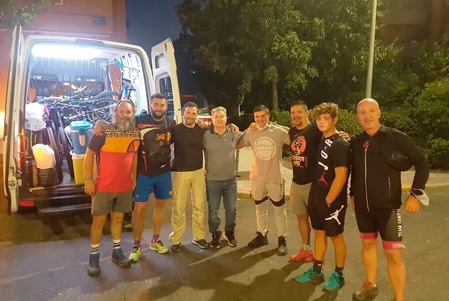 Ocho ciclistas inician el Camino de Santiago para ayudar ni&ntilde;a de 6 a&ntilde;os enferma de Atrofia Muscular y crear asociaci&oacute;n