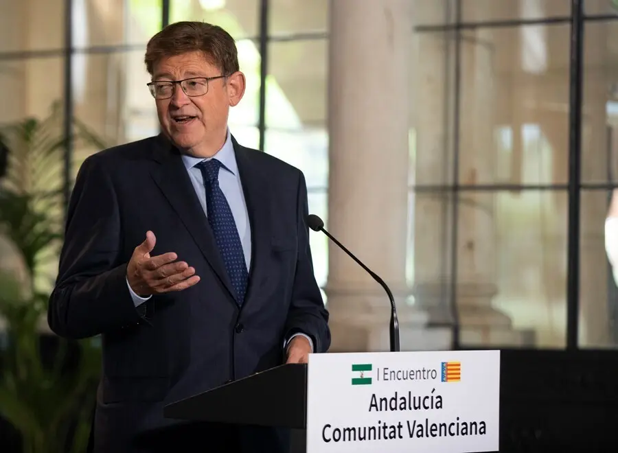 El presidente de la Generalitat Valenciana, Ximo Puig, en rueda de prensa tras la reuni&oacute;n el I Encuentro Andaluc&iacute;a-Comunitat Valenciana. A 21 de septiembre de 2021, En Sevilla (Andaluc&iacute;a, Espa&ntilde;a).