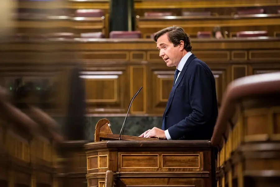 Archivo - El diputado del PP Pablo Hisp&aacute;n durante una sesi&oacute;n plenaria en el Congreso de los Diputados, a 8 de junio de 2021, en Madrid, (Espa&ntilde;a). 