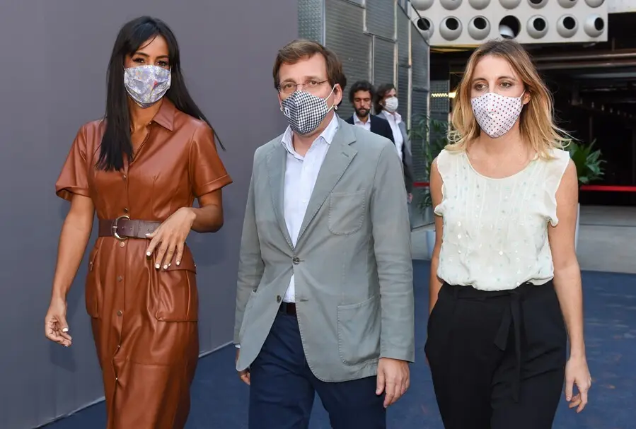 (I-D) La vicealcaldesa de Madrid y miembro del Comit&eacute; Permanente de Cs, Bego&ntilde;a Villac&iacute;s; el alcalde de Madrid, Jos&eacute; Luis Mart&iacute;nez-Almeida; y la delegada del &Aacute;rea de Cultura, Turismo y Deporte, Andrea Levy.