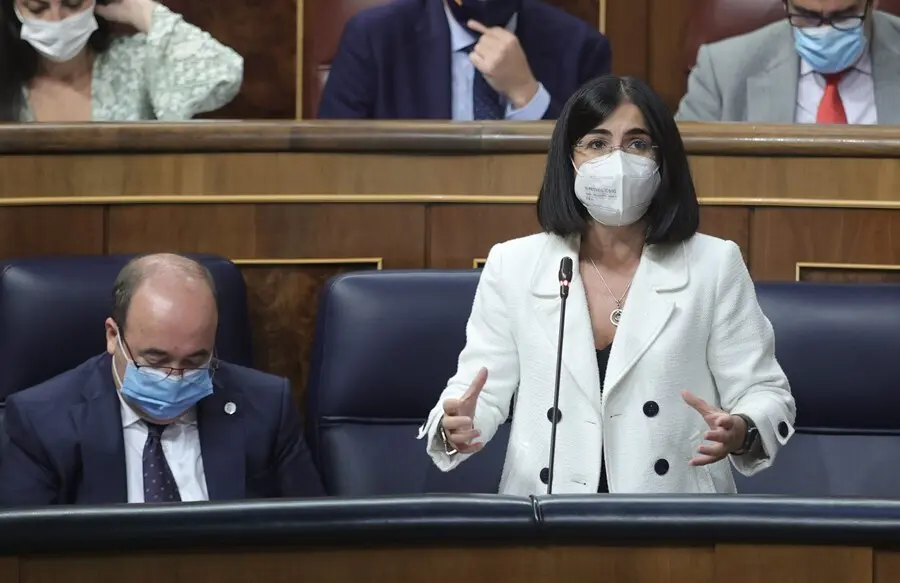 La ministra de Sanidad, Carolina Darias, interviene en una sesi&oacute;n de control al Gobierno en el Congreso de los Diputados, a 15 de septiembre de 2021, en Madrid, (Espa&ntilde;a). En esta sesi&oacute;n, la primera del nuevo curso pol&iacute;tico, el Gobierno deber&aacute; responder a 