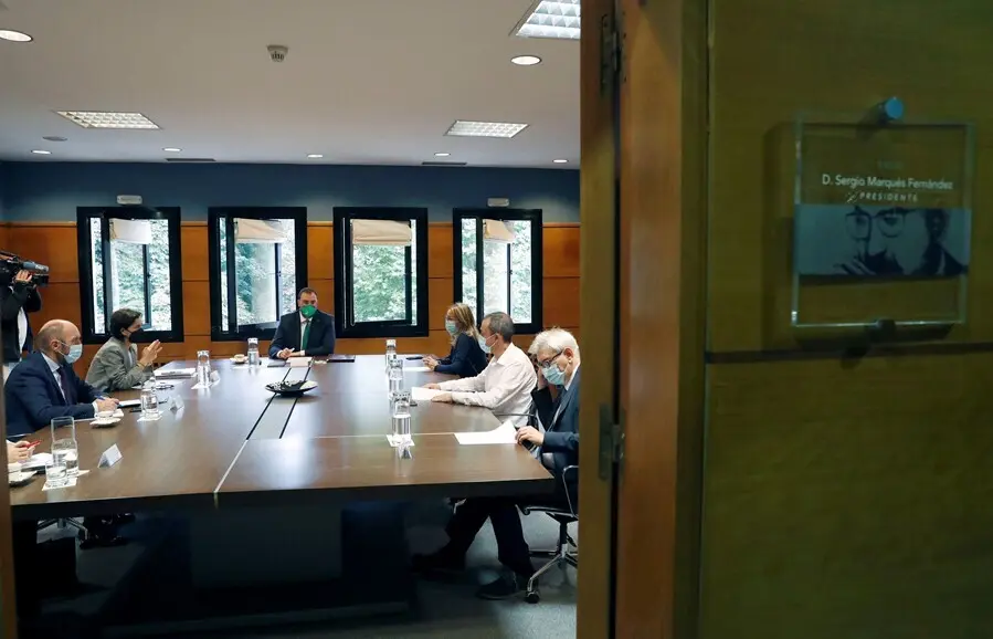 Primera reuni&oacute;n para la negociaci&oacute;n del Estatuto con IU.