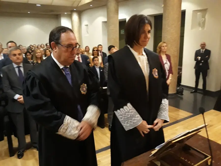 Archivo - La juez decana de Madrid, Mar&iacute;a Jes&uacute;s del Barco (d), en una foto de archivo de 2018.