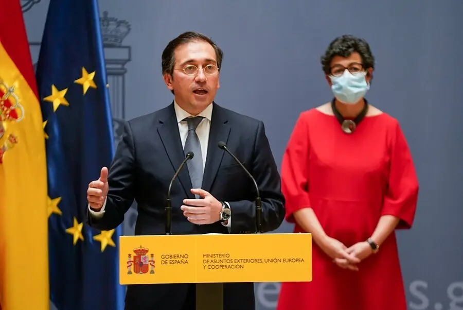 Archivo - El nuevo ministro de Asuntos Exteriores, Uni&oacute;n Europea y Cooperaci&oacute;n, Jos&eacute; Manuel Albares, interviene tras recibir la cartera ministerial de manos de su predecesora, Arancha Gonz&aacute;lez Laya, en el Palacio de Santa Cruz, a 12 de julio de 2021
