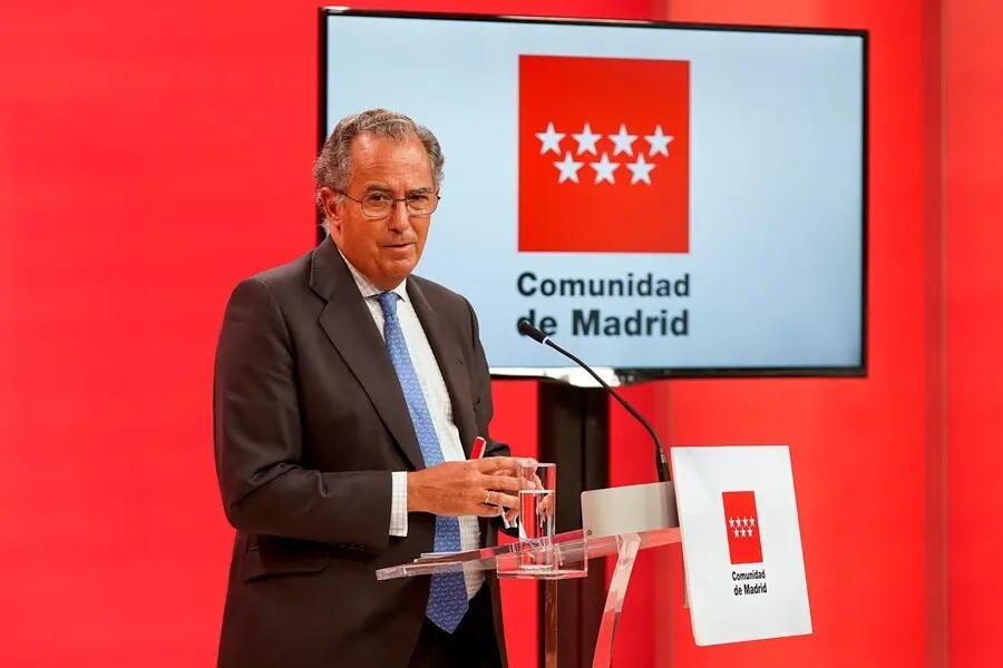 Archivo - El consejero de Educaci&oacute;n, Universidades, Ciencia y portavoz de la Comunidad de Madrid,  Enrique Ossorio  