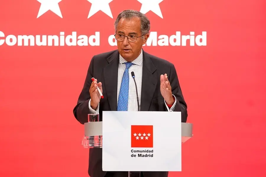 Archivo - El consejero de Educaci&oacute;n, Universidades, Ciencia y portavoz de la Comunidad de Madrid,  Enrique Ossorio