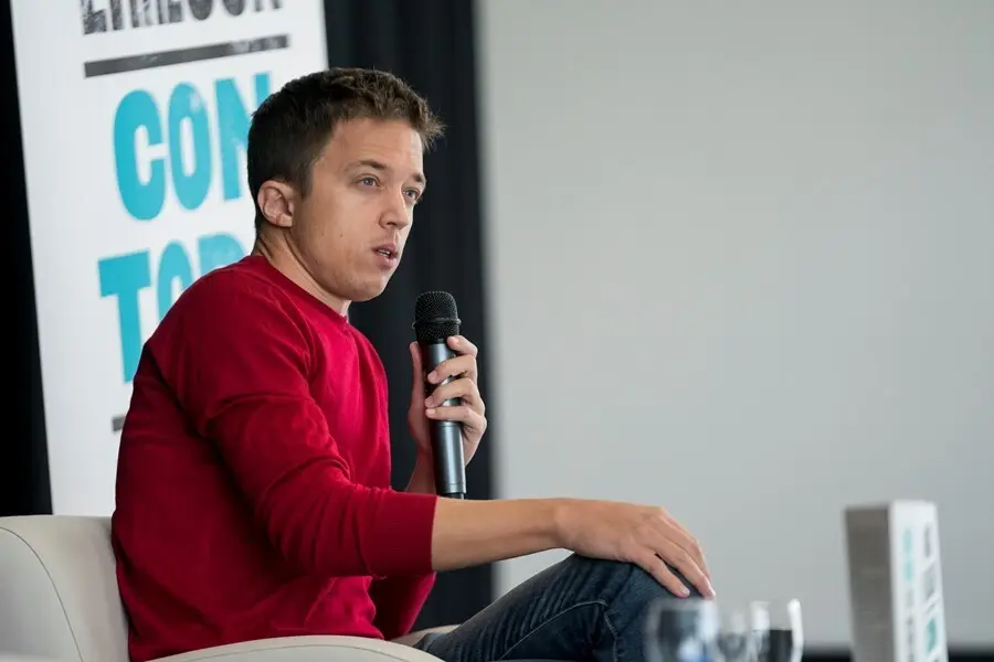 El l&iacute;der de M&aacute;s Pa&iacute;s, &Iacute;&ntilde;igo Errej&oacute;n, durante la presentaci&oacute;n de su libro &lsquo;Con todo. De los a&ntilde;os veloces al futuro&rsquo;, en el C&iacute;rculo de Bellas Artes, a 22 de septiembre de 2021, en Madrid (Espa&ntilde;a). El l&iacute;der de M&aacute;s Pa&iacute;s presenta este mi&eacute;rcoles su primer libro