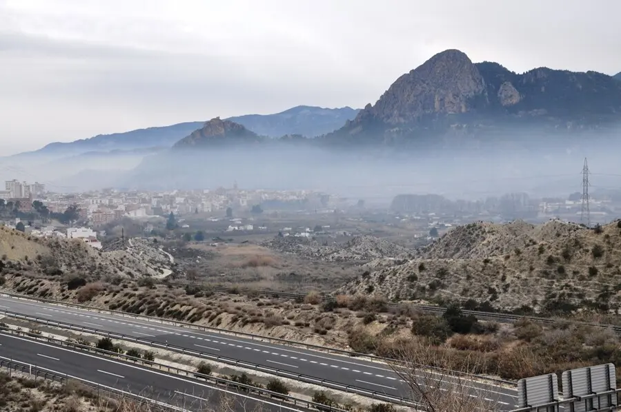 Archivo - Episodio de contaminaci&oacute;n atmosf&eacute;rica por quemas agr&iacute;colas en Cieza