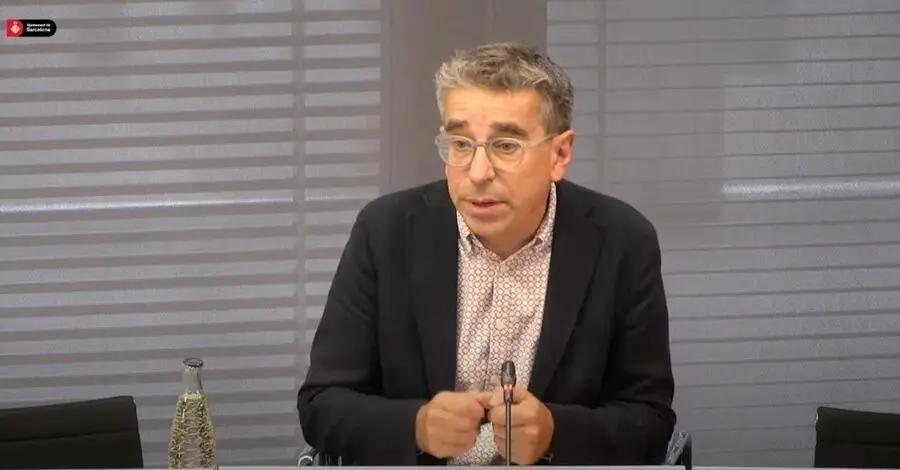 El teniente de Cultura de Barcelona y concejal de Presidencia, Jordi Mart&iacute;, en rueda de prensa.