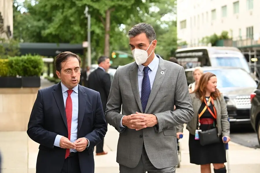 El presidente del Gobierno, Pedro S&aacute;nchez, y el ministro de Exteriores, Jos&eacute; Manuel Albares, en Nueva York